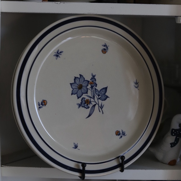 Vintage Newcor Versailles Blue Flower Dinner Plates Set of Two - Picture 1 of 1